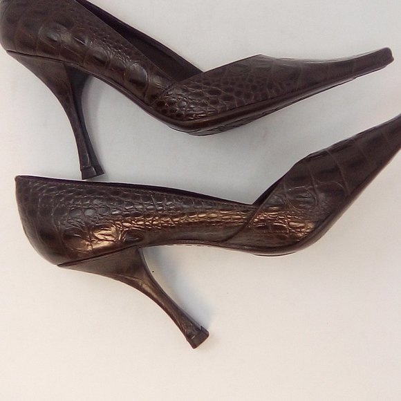 3/$25💦 sz 5.5 BCBGIRLS BROWN CROC PATTERN HEELS - Picture 12 of 13